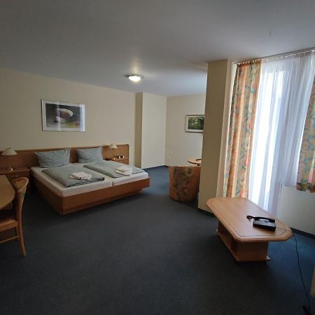 Hotel Schiff Раштатт Экстерьер фото